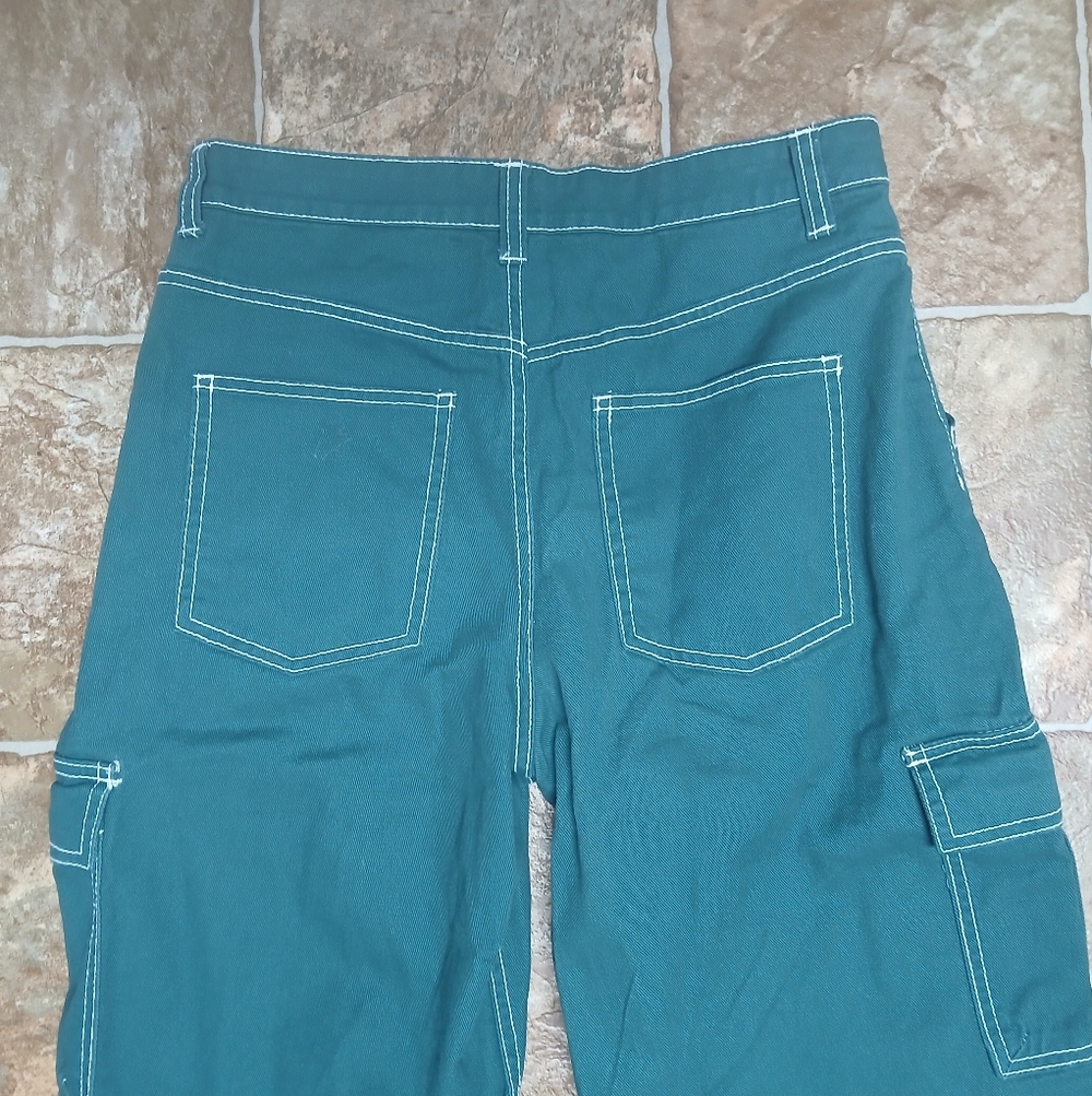 NWT H&M Divided Teal Green Wide Leg Cargo Pants with White Stitching Size 6 - Picture 4 of 5
